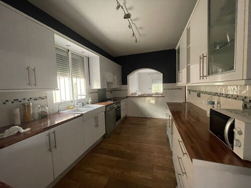 Beautiful, fully equipped detached villa with a private swimming pool.