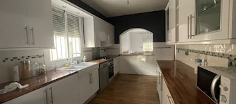 Beautiful, fully equipped detached villa with a private swimming pool.