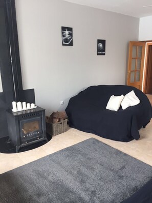 3 bedrooms, iron/ironing board, Internet, bed sheets
