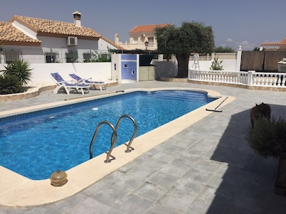 Beautiful, fully equipped detached villa with a private swimming pool.