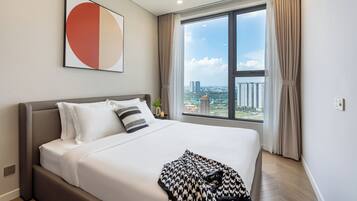 In-room safe, laptop workspace, blackout curtains, iron/ironing board
