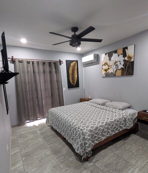 2 chambres, fer et planche à repasser, Wi-Fi gratuit, draps fournis