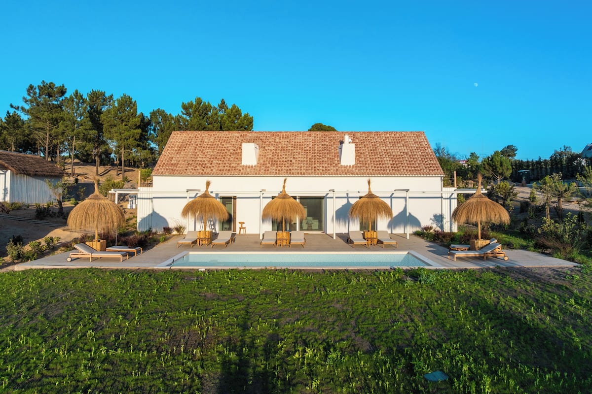 Villa, Private Pool | Peti besi dalam bilik, langsir/tirai gelap terus