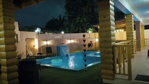 Piscine extérieure