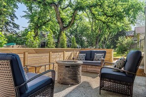 Terrace/patio - Crescent Heights Urban Retreat (Calgary)
