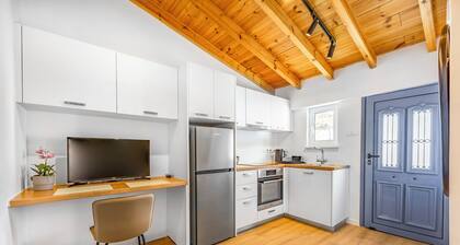 Olga Apt 4- Lovely Studio on Ground Floor