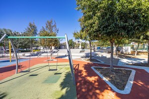 Studio, flere soverom, terrasse | Barneområde