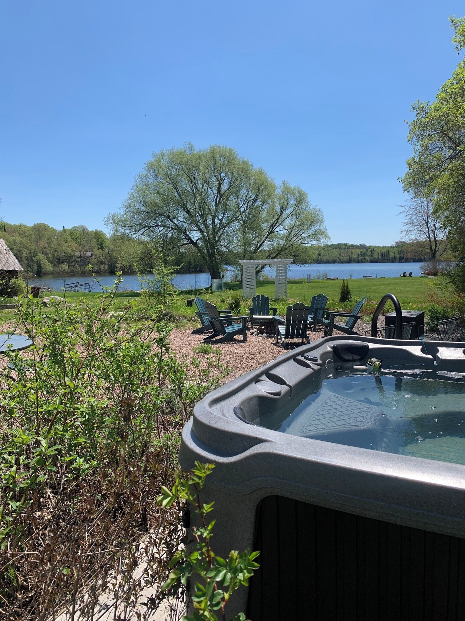 Outdoor spa tub