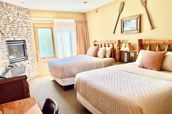 2 Queen Beds
