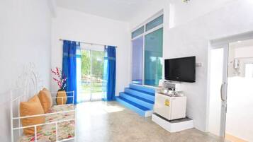 Deluxe tweepersoonskamer, uitzicht op tuin | Een bureau, gratis wifi