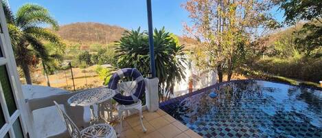 Deluxe Studio, Pool View | Desk, free WiFi