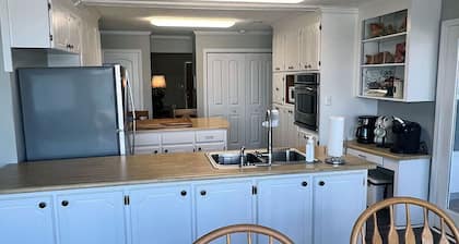 Great Escape on Lake Greenwood SC - comfortable lakefront home beautiful sunsets