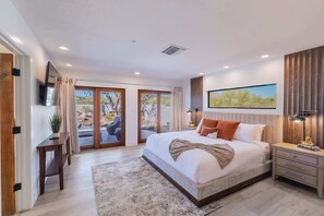 10 bedrooms, iron/ironing board, WiFi, bed sheets - HÓZHÓ Pinnacle Peak | Pool | Golf Sim | Views (Scottsdale)