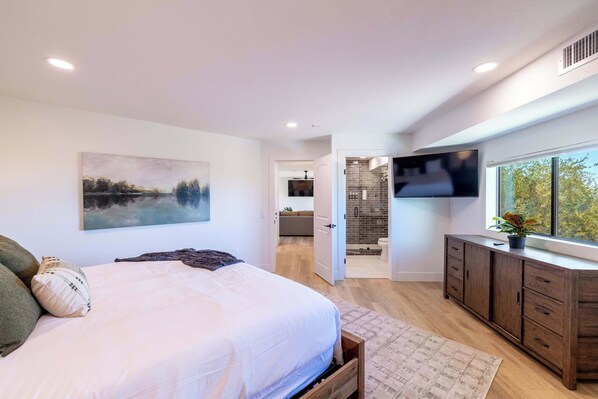 10 Schlafzimmer, Bügeleisen/Bügelbrett, Reisekinderbett, WLAN