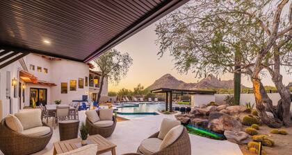 HÓZHÓ Estate at Pinnacle Peak: Pool, Games & Views
