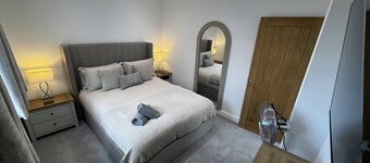 Amora Stays, Luxury 3 bedroom home, in the heart of Aylesbury.