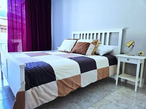 1 chambre, fer et planche à repasser, Wi-Fi gratuit, draps fournis