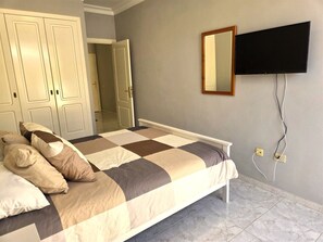 1 bedroom, iron/ironing board, free WiFi, bed sheets