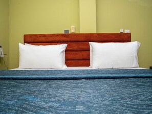 In-room safe, desk, laptop workspace, iron/ironing board - Executive Key Hotel (Ajumako Bisease)