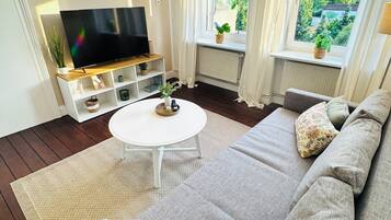 Een smart-tv en videogames