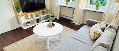 Smart TV, video games