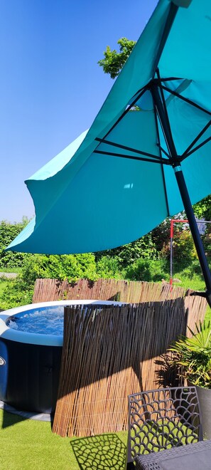 Bain à remous extérieur