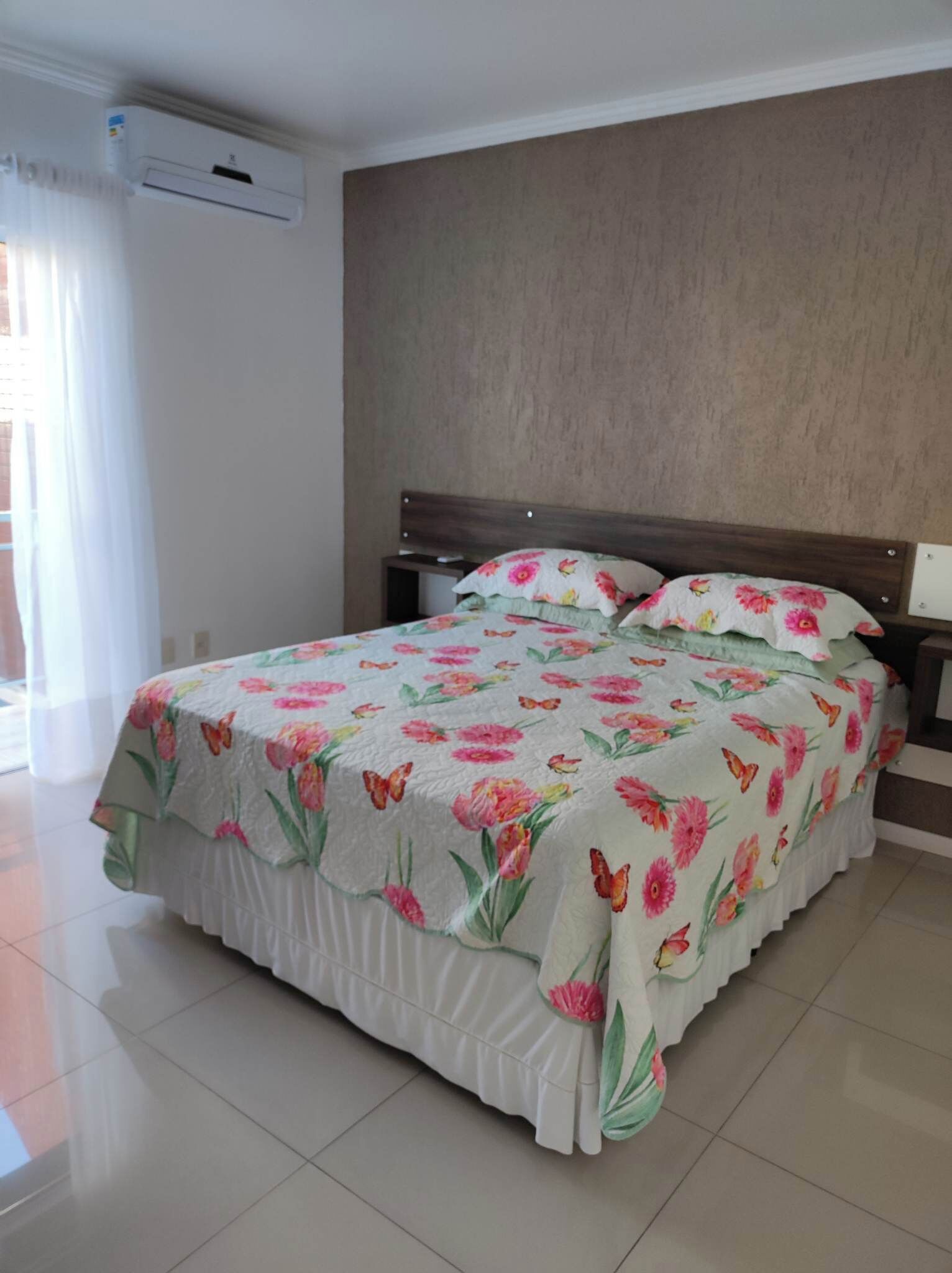 3 bedrooms, iron/ironing board, Internet, bed sheets