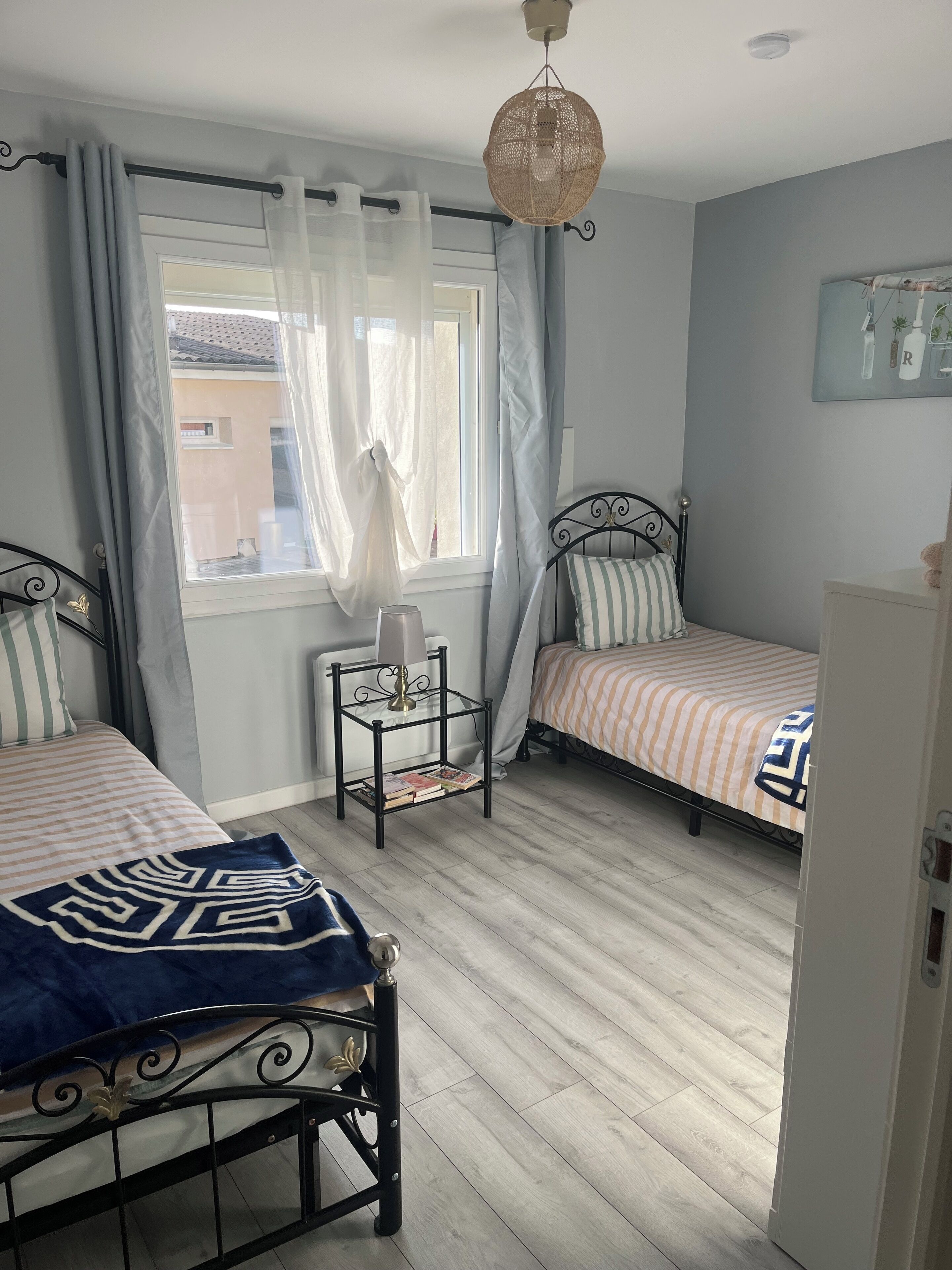 2 bedrooms, iron/ironing board, free WiFi, bed sheets