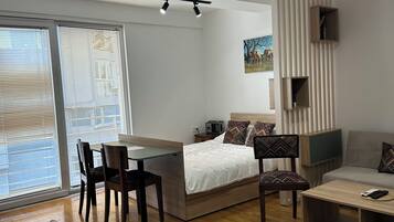 1 Schlafzimmer, Schreibtisch, Bügeleisen/Bügelbrett, kostenloses WLAN