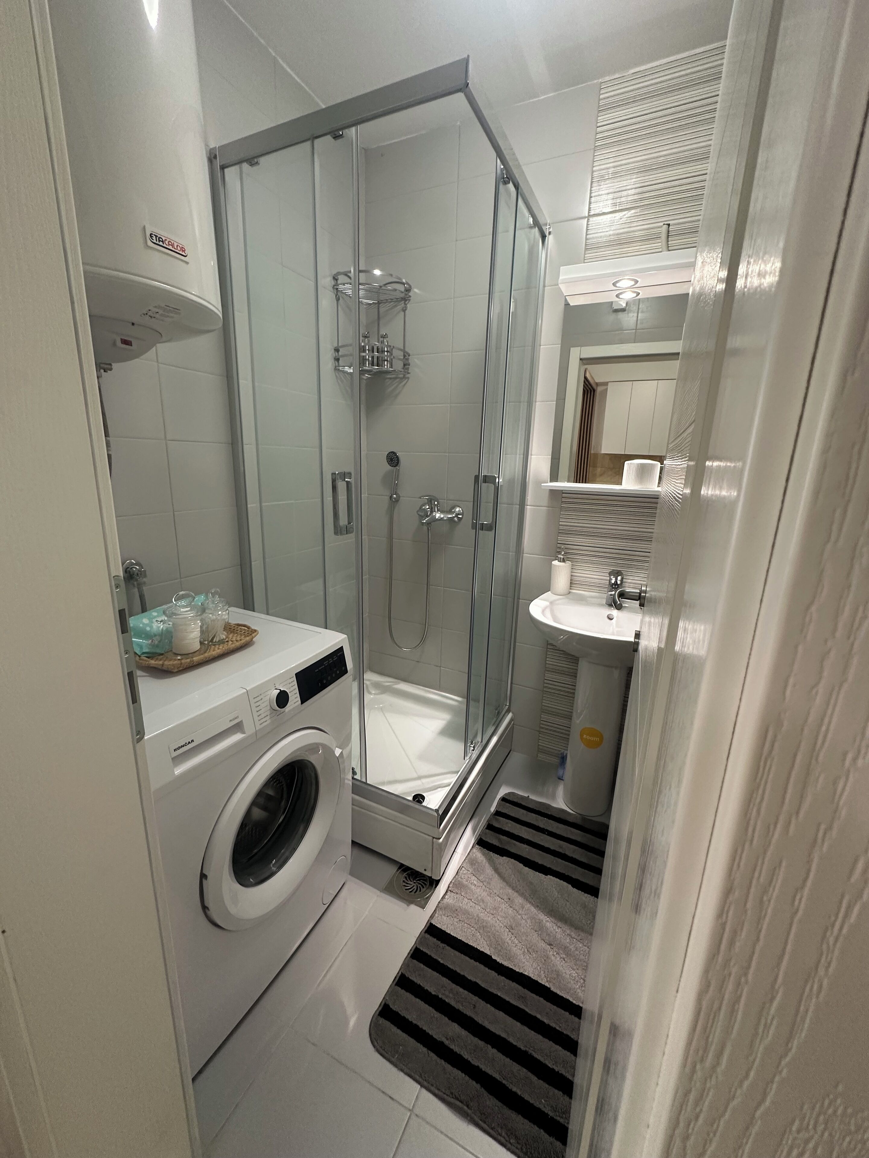 Shower, free toiletries, hair dryer, bathrobes