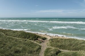 Beach - Large bright summerhouse in a tranquil area with sea view and close to the ocean (Lønstrup)