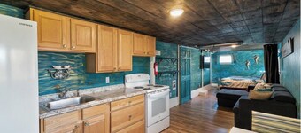 Spacious 6-bedroom house in serene York, Maine, with Central AC