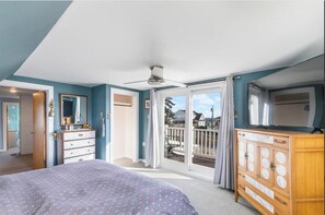 6 bedrooms, iron/ironing board, Internet, bed sheets