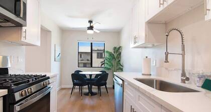 Stylish 1BR Near Universal Studios with Parking