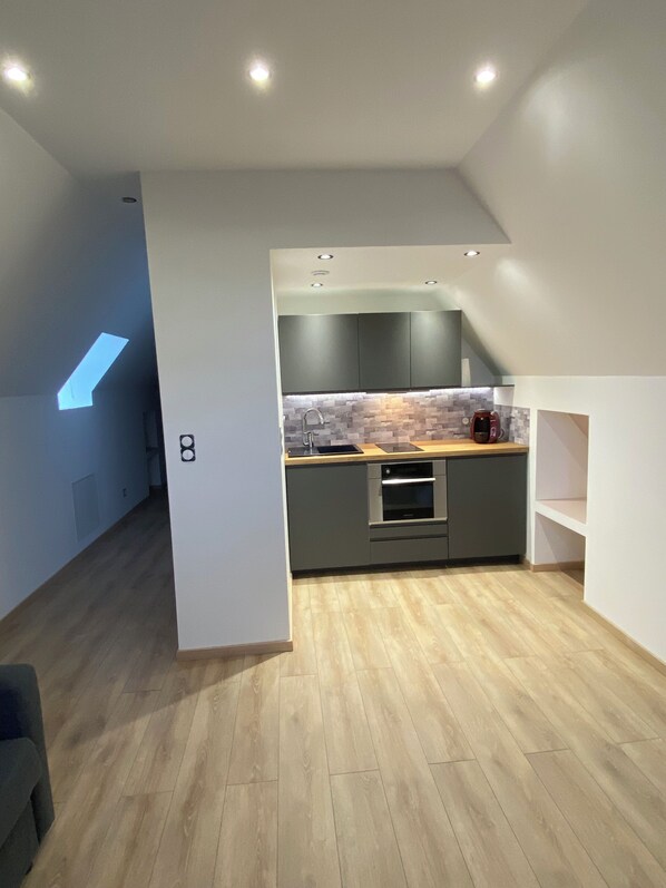 Microonde, forno, piano cottura