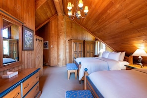 4 bedrooms, iron/ironing board, free WiFi, bed sheets