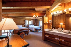 4 bedrooms, iron/ironing board, free WiFi, bed sheets - Relax and Recharge - Luxury in the Mountains! Book your amazing summer getaway! (Blue River)