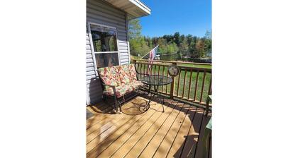 Peaceful Cabin on Lake Holcombe - Sleeps 4-6 Quiet no wake. Private fishing dock