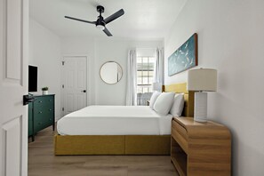 3 bedrooms, desk, iron/ironing board, free WiFi