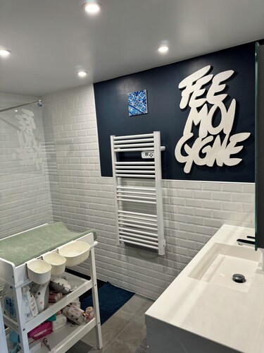 Loft familial lumineux rénové 120 m2 3 chambres Marseille 8e