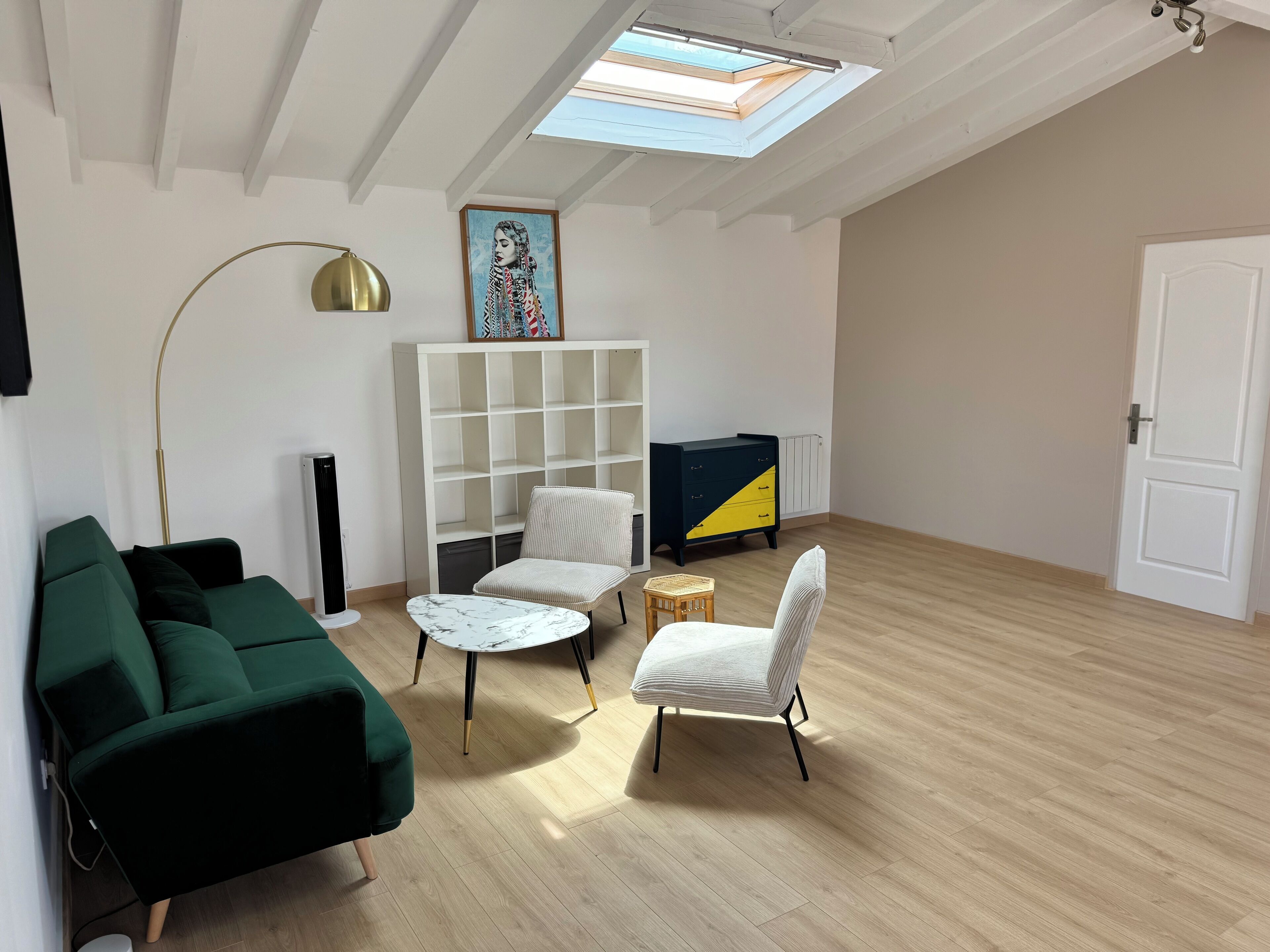 Smart TV, libri, impianto stereo