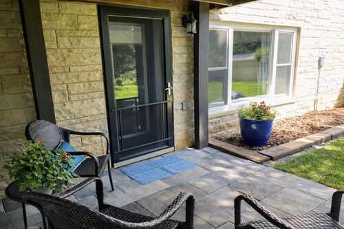 Stadium Stroll Garden Level | Cozy Retreat | 2 BRs · 1 Bath · Sleeps 6