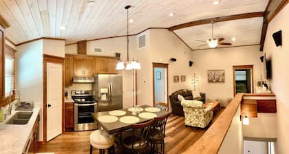 Charming 3-bedroom farmhouse in peaceful Fairhope with AC