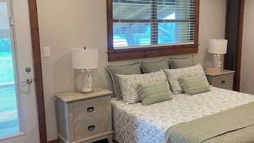 3 bedrooms, desk, iron/ironing board, WiFi