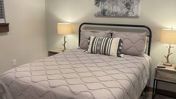3 bedrooms, desk, iron/ironing board, WiFi