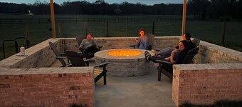 Charming 3-bedroom farmhouse in peaceful Fairhope with AC