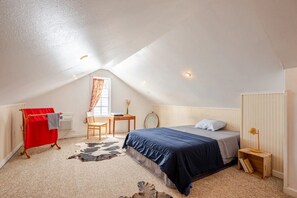 1 chambre, fer et planche à repasser, accès Internet, draps fournis