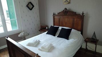 7 chambres, fer et planche Ă repasser, Wi-Fi, draps fournis