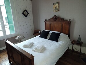7 slaapkamers, een strijkplank/strijkijzer, wifi, beddengoed