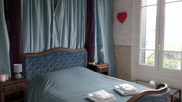 7 bedrooms, iron/ironing board, WiFi, bed sheets
